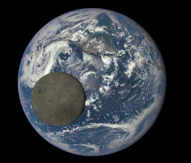 NASA: aborda con cautela la exploración lunar tripulada 2 luna cruza tierra