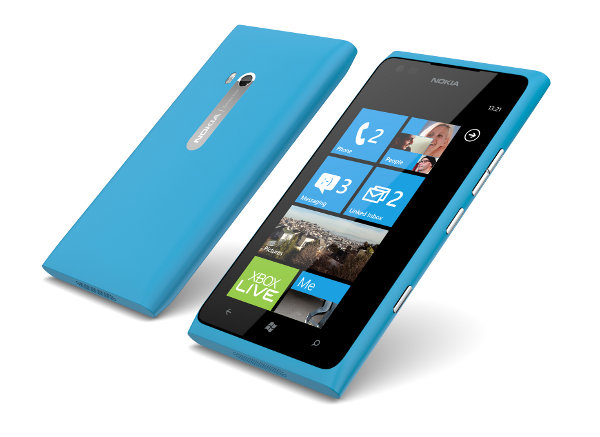 nokia lumia 900 cyan front and back