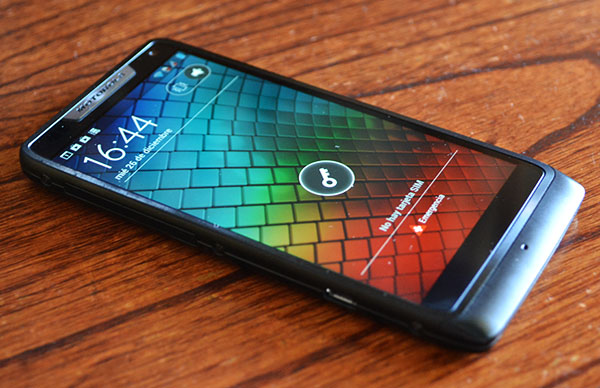 Motorola RAZR i - Review - Tecnogeek