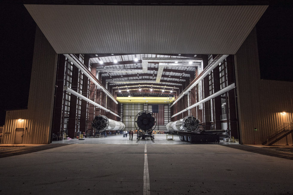 spacex hangar 02