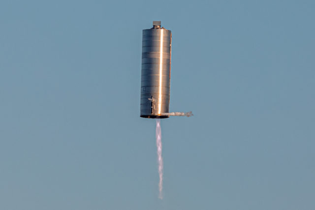 El Starship SN5 de SpaceX realiza su primer salto