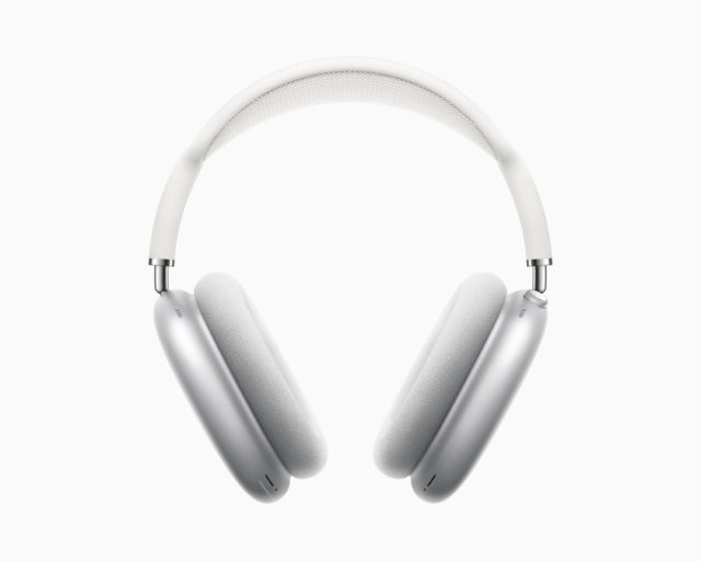 Apple lanza los Airpod Max, auriculares caros en exceso para sus fans