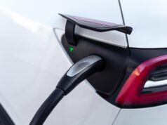 El conector de Tesla se transforma en el estándar de facto y próximamente en el estándar real