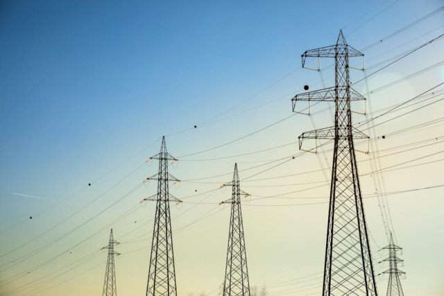 Bill Gates y las Big Tech apuestan a la energía nuclear para alimentar la IA